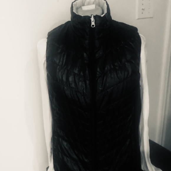 Vest - Picture 3 of 4